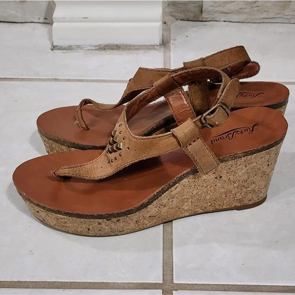Lucky brand Narnie leather studded cut‎ out cork Wedge Sandals women's size 8.5